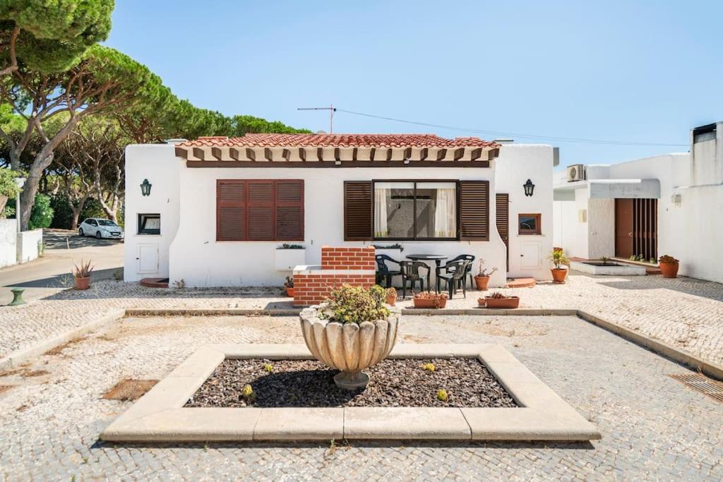 Sunny Villa With Golf Front View Vilamoura Exterior foto